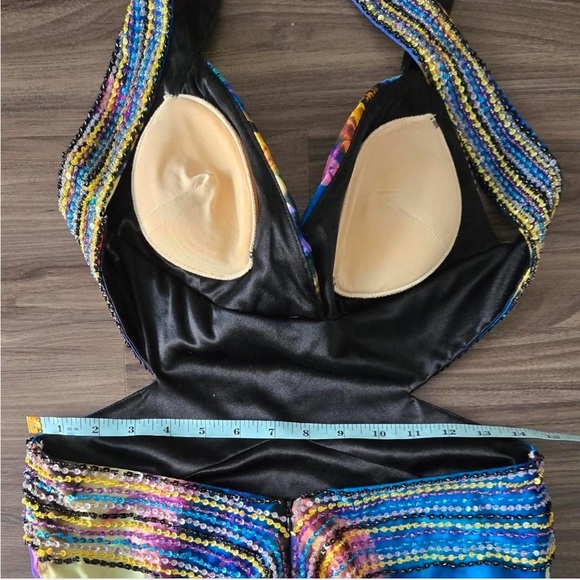 La Femme Maxi Silk Multicolor Backless Sequin Gown Dress Size 6 - Picture 15 of 16